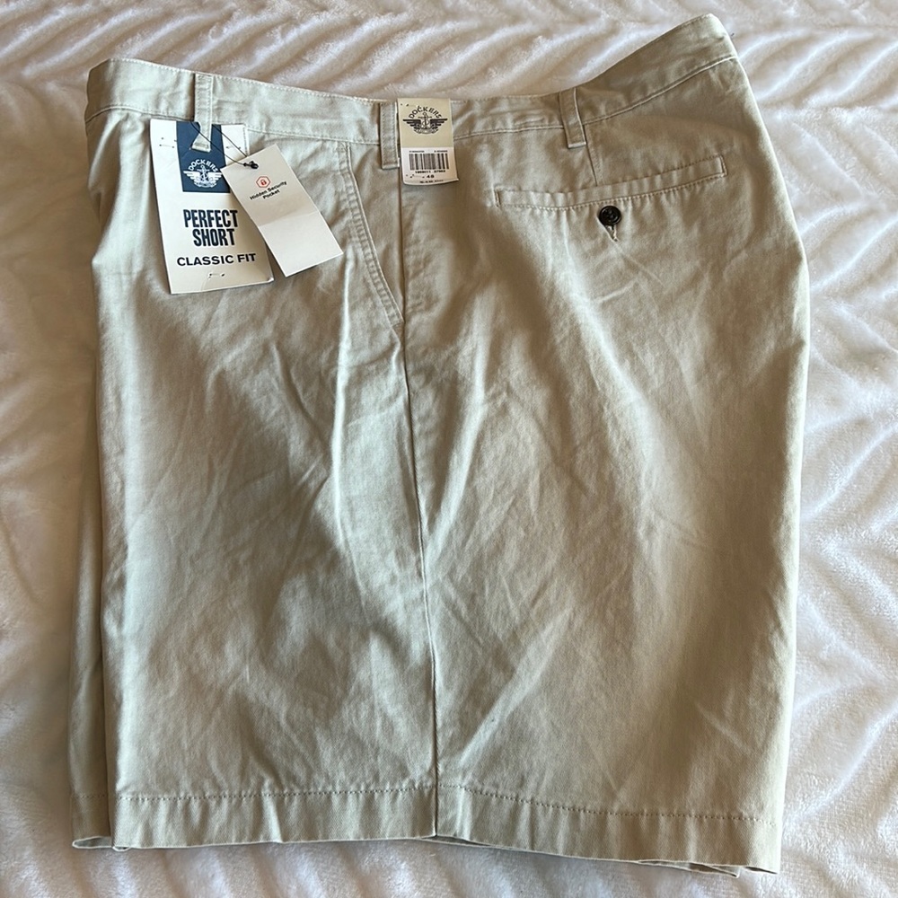 Men’s Dockers Khaki Shorts - Picture 2 of 10